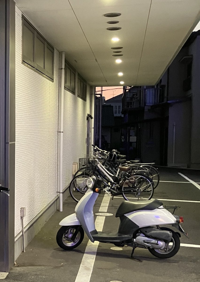 明日の「第3回P•SPO杯withワシが最強杯」にいらっしゃる方へ

①駐車場
→会場南側(赤線の一列)です。当日現地にてご案内しますので、会場前までお越しください。

②駐輪場
→会場北側です。駐輪後、正面の入り口よりお入りください。

【会場:三福本社】
maps.app.goo.gl/ZWW8hZ4ZvQMMHq…