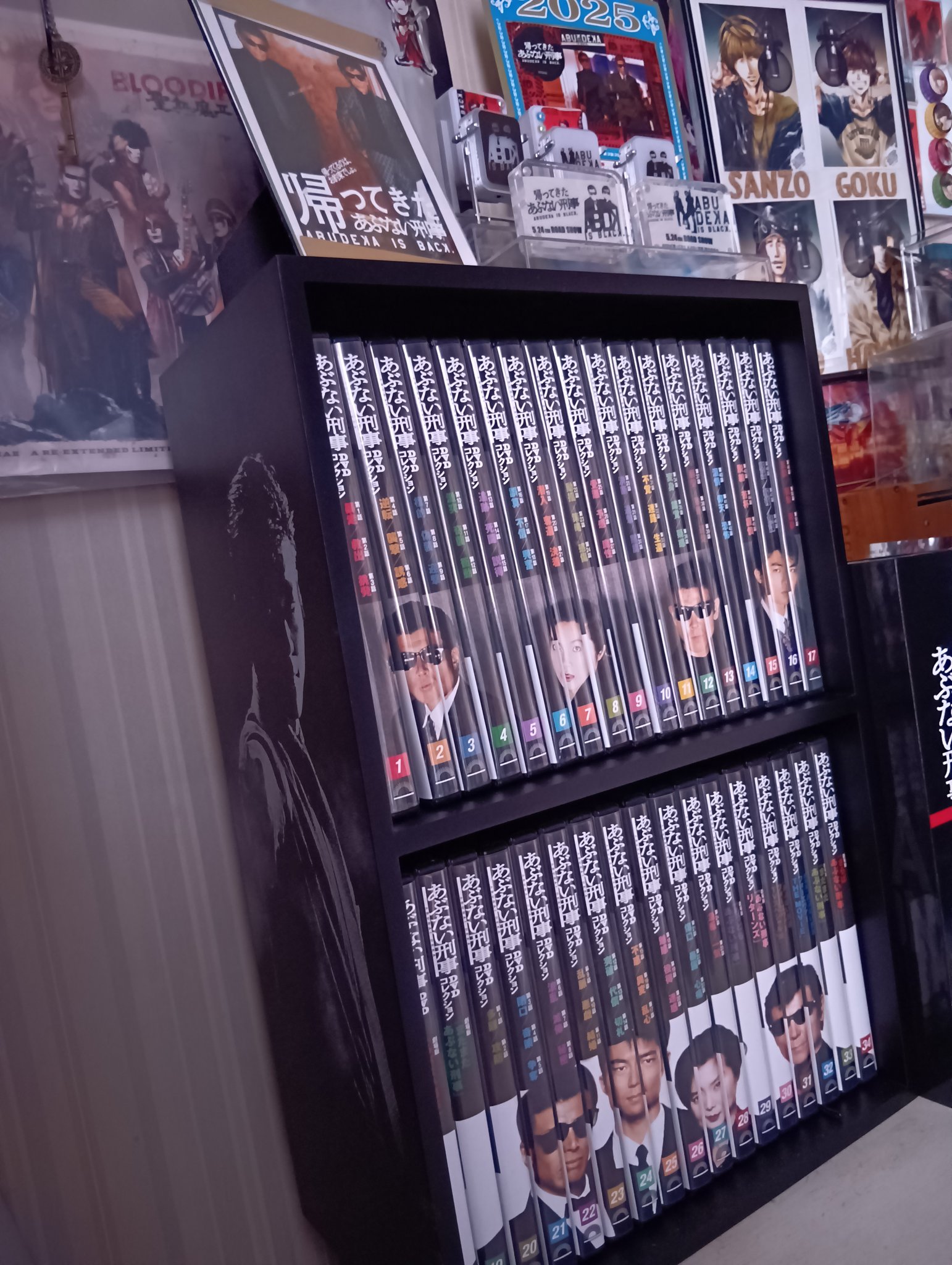 新品ケース 交換済　あぶない刑事＋もっとあぶない刑事+劇場版+SP1巻）26巻 LV-N あぶない刑事 Vol.11 日産 セフィーロ スポーツ