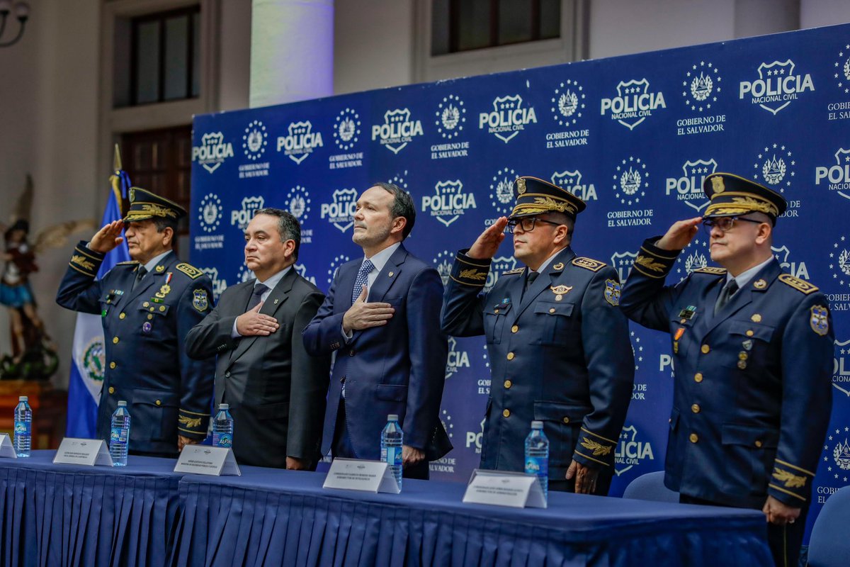 PNC El Salvador tweet media