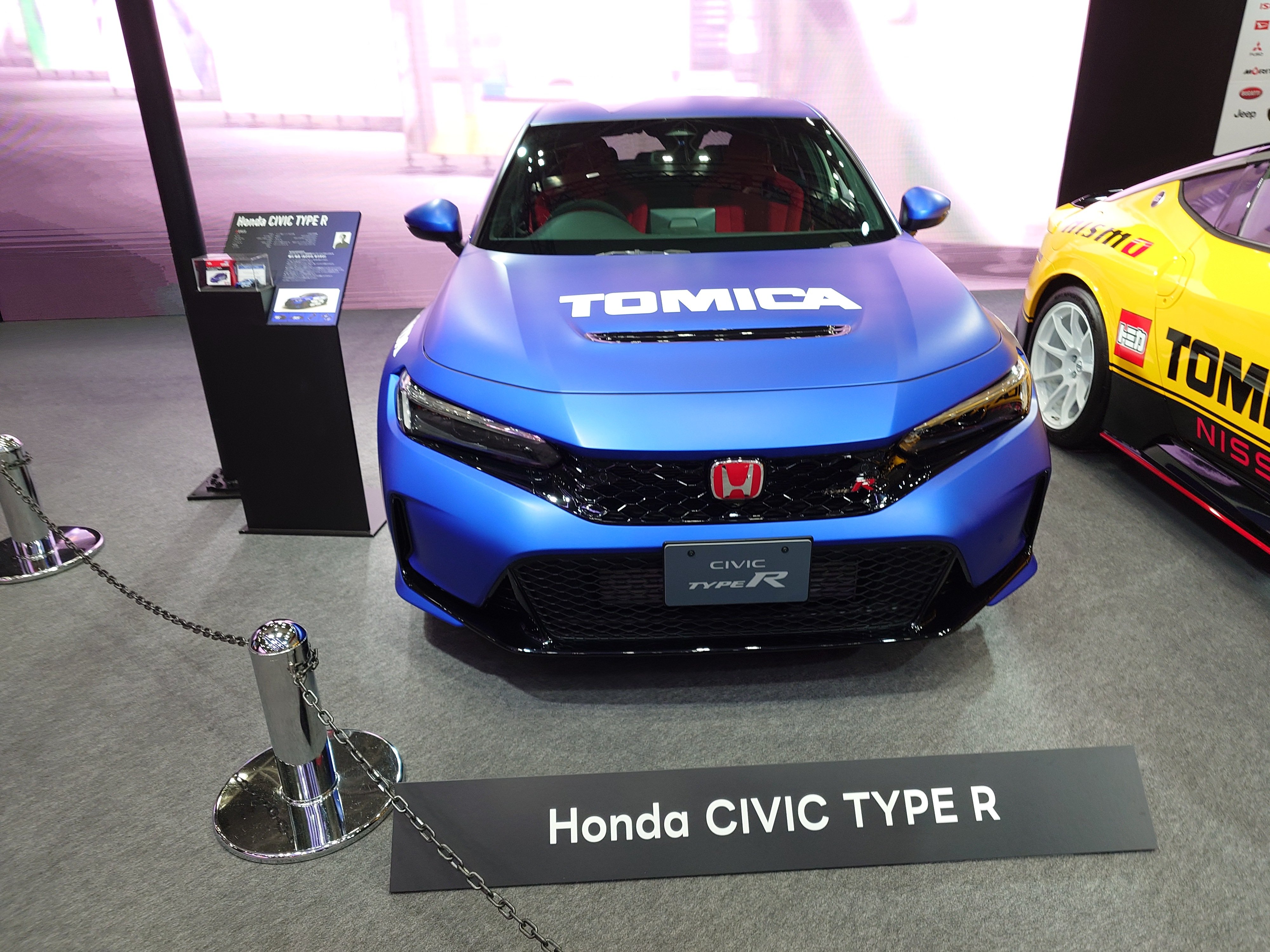 トワイライトウォリアーズ 限定版パッケージ KMB バス ミニカー 秋兄貴 狄秋 Tiny City 1/110 KMB 二階建てバス ボルボ オリンピアン 11m