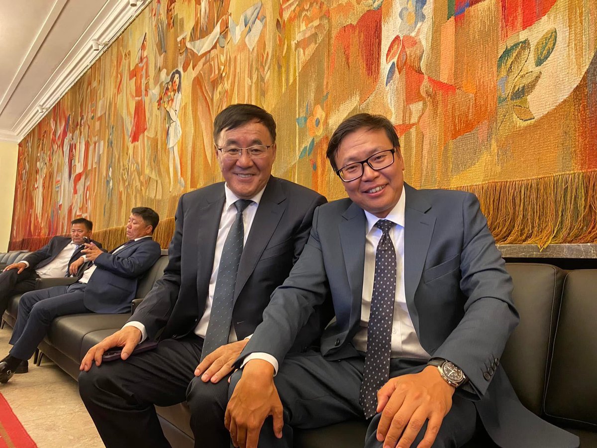 Хувийн сургуулийн хувьсах зардал лоббидож явахаар 2 идда минь урьтаж улсын сургуулийн хөрөнгө оруулалтыг шийд 😤