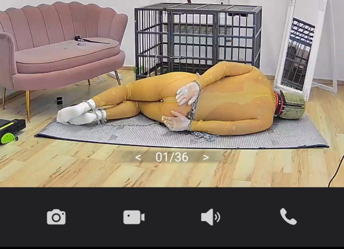 Latex69Slave's tweet image. ⛓️Chained, rubberised, gagged and left alone in the cellar watched by my owners by webcam. 

🕑🕑🕒🕓For hour? Half day?? A day???

🔟 days after I signed the slave contract and the intensive training is changing me everyday.