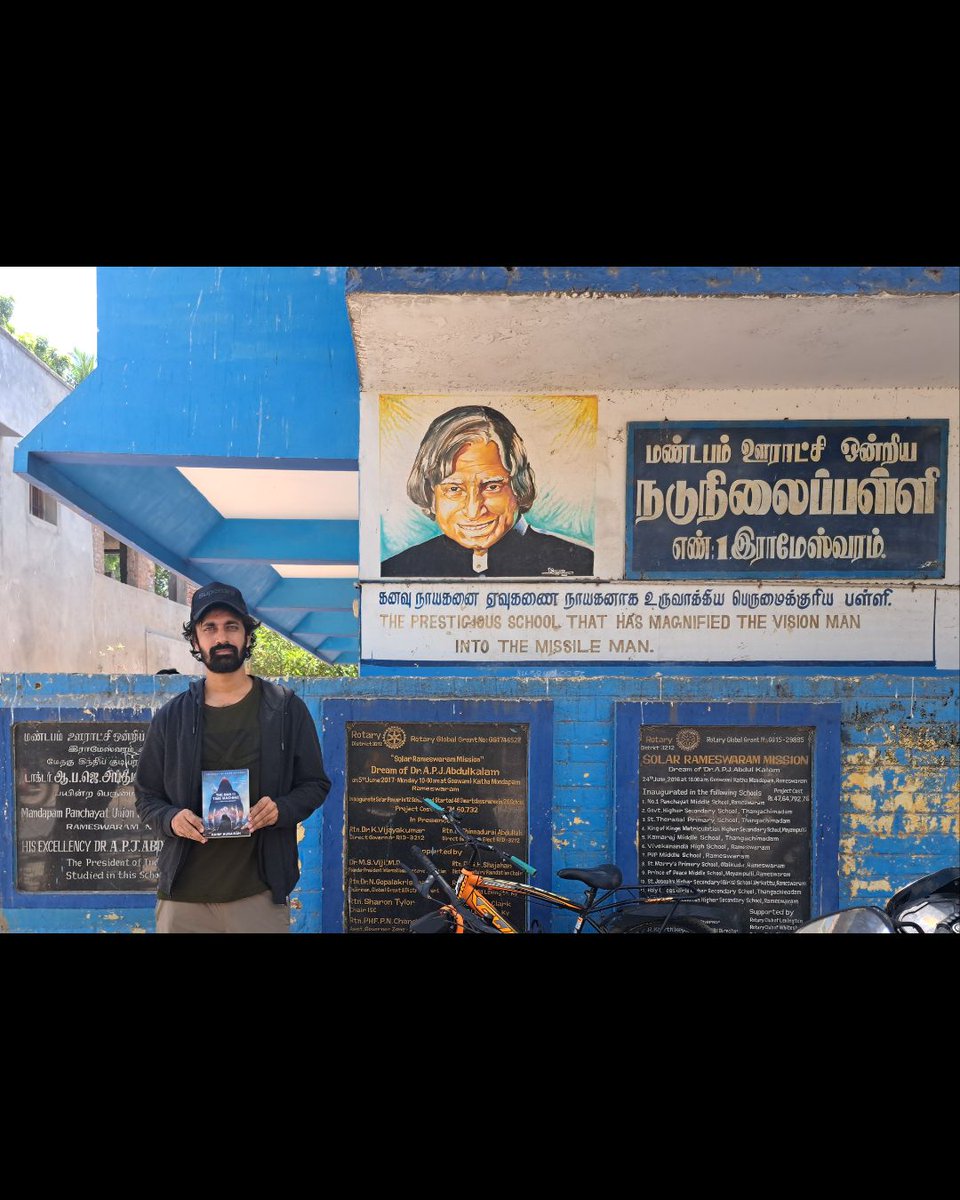 finah4u's tweet photo. What more could I have asked for to kick off my book promotions?  

https://t.co/g7YATAxsQr 

#apjabdulkalam #houseofkalam #TheManfromtheTimeMachine #HanifHurairah https://t.co/PR0utdeVeT