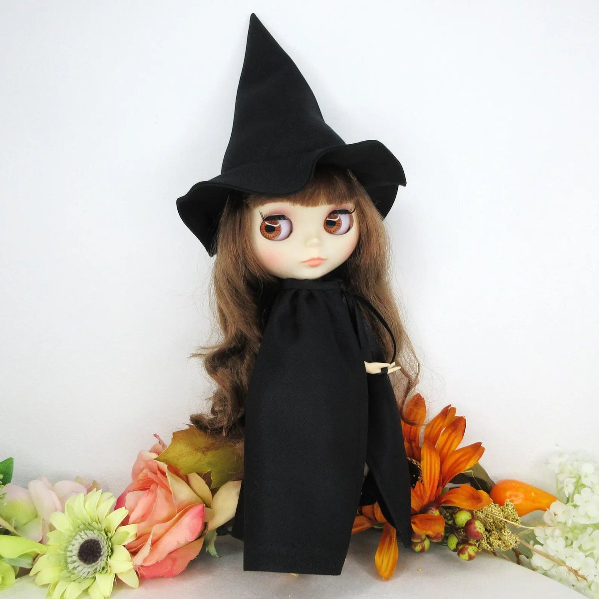 Witches Cape And Hat

Next stop....Halloween!

etsy.com/uk/listing/435…
 #EarlyBiz #blythe #mhhsbd #halloween #etsy