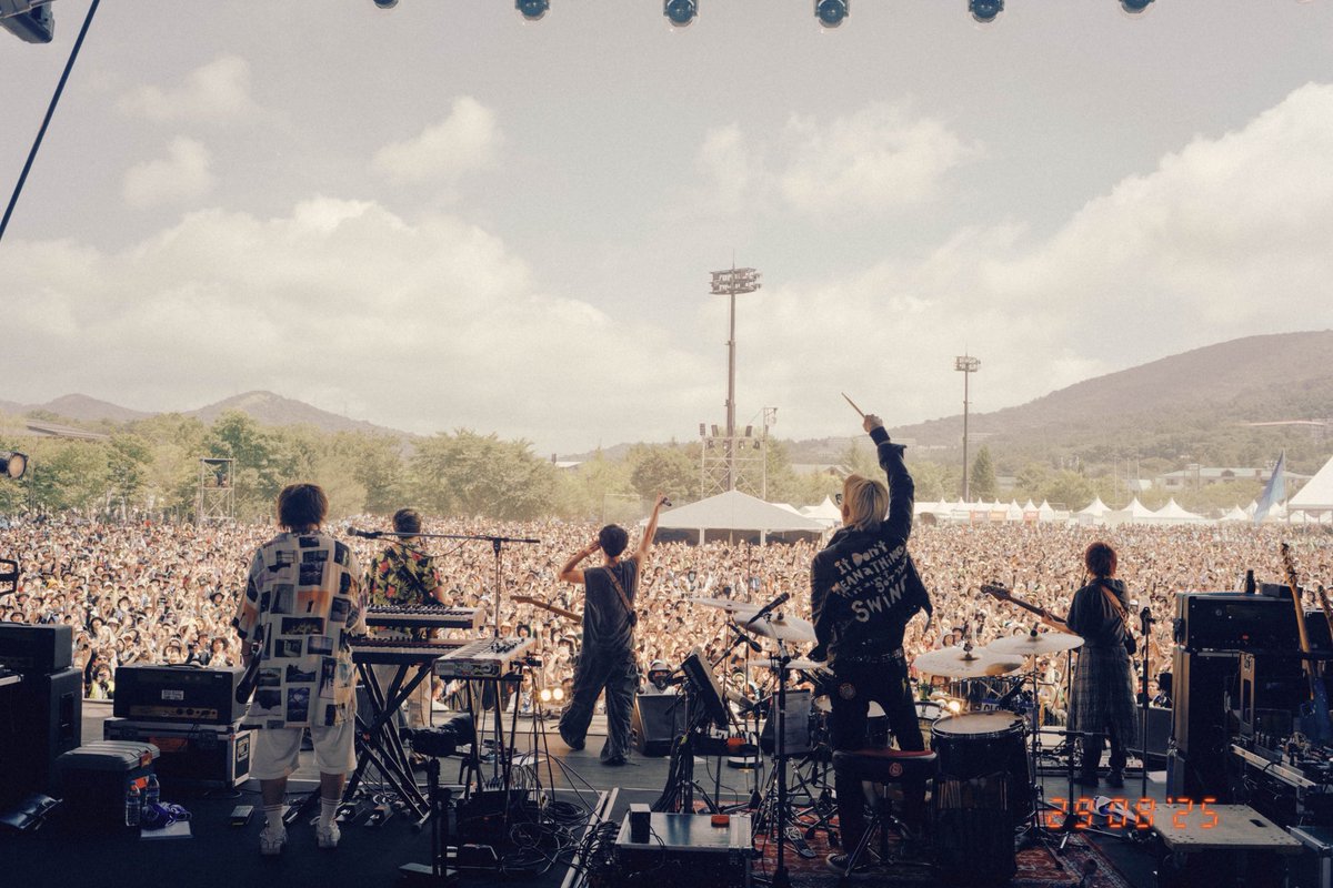 go!go!vanillas tweet media