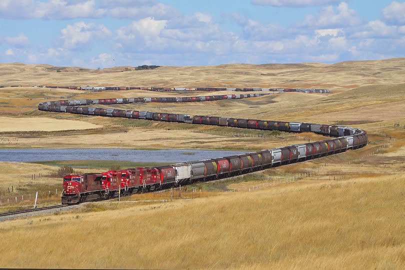 Piątek- z cały bagażem doświadczeń ku końcowi tygodnia-to ostatni dzień w pracy-a od Poniedziałku urlop-którego nie chcę, a muszę wybrać teraz 2 obowiązkowe tygodnie-chyba jestem jedyny,który woli być w pracy niż sam w domu-ale siła wyższa-no nic w drogę...