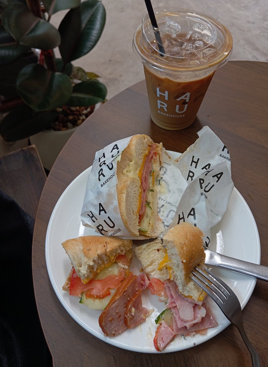 Bagel ham cheese 🥯