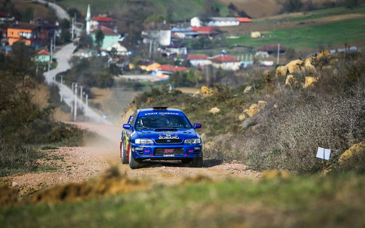 thekakaemma's tweet image. 2/12 
To enter a rally, drivers &amp;amp; co-drivers submit an entry form (online/physical) with their details, valid competition licenses, car papers, proof of insurance &amp;amp; pay an entry fee. 🏁
#RallyEnthuasist