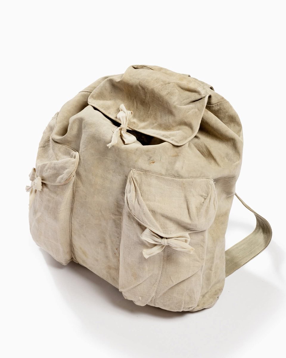 특별전 <제주에 나빌레라>: 석주명 배낭
 1950년 이전, 단국대학교 석주선기념박물관, 국가등록문화유산

🦋

#국립제주박물관 #특별전 #제주에나빌레라 #석주명배낭