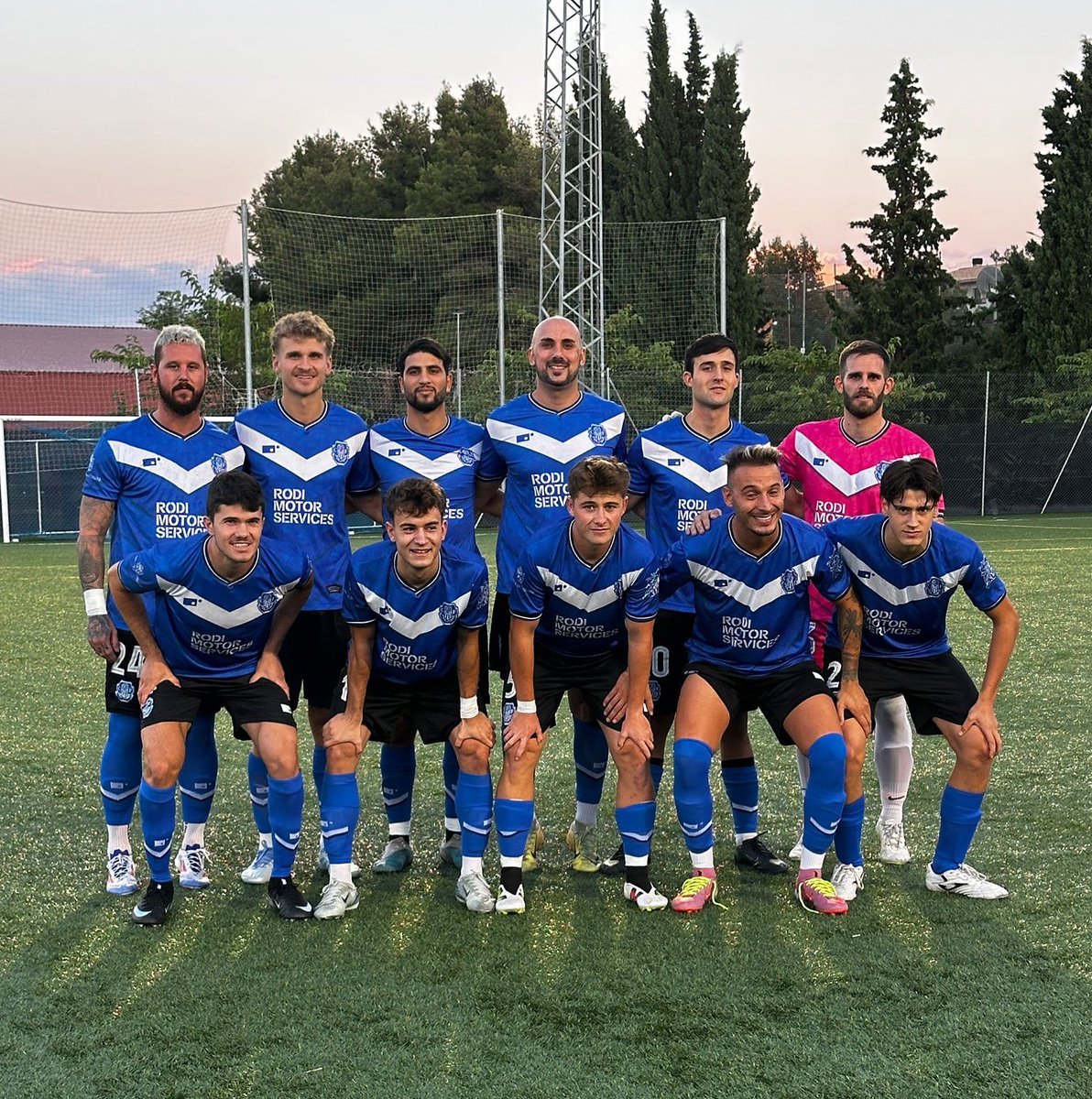 🔵RESULTAT 1R EQUIP🔵
CF Solsona 0-4 @atgironella 
Tercer partit de pretemporada on hem estat derrotats per un ben posicionat Gironella. Setmana de molta càrrega que hem notat a les cames.⚽️
#1requip #somescapulats