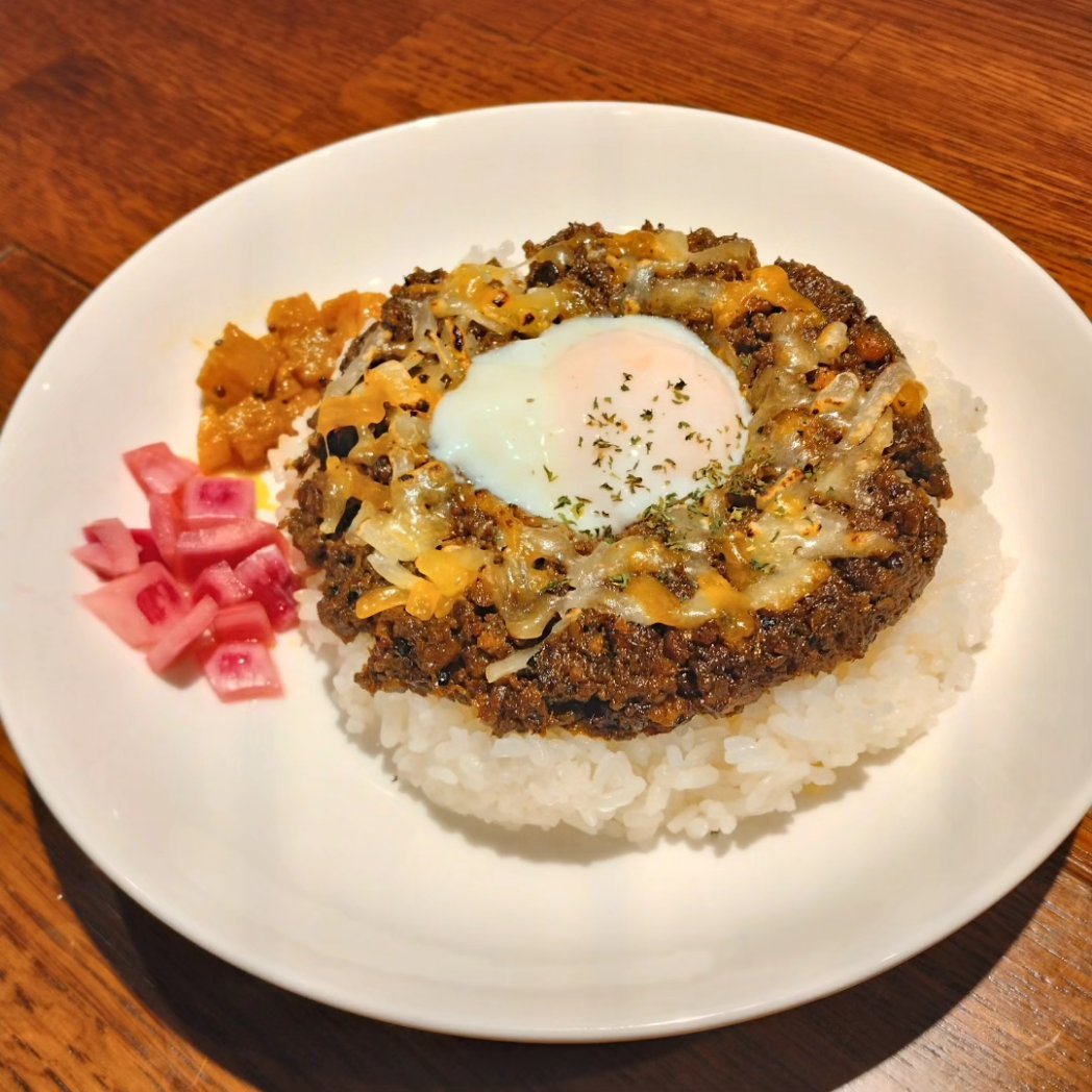 おはようございます！
ドライカレー☆Sサイズ550円〜
本日のスープわかめスープになります
お気軽によろしくお願いいたします！