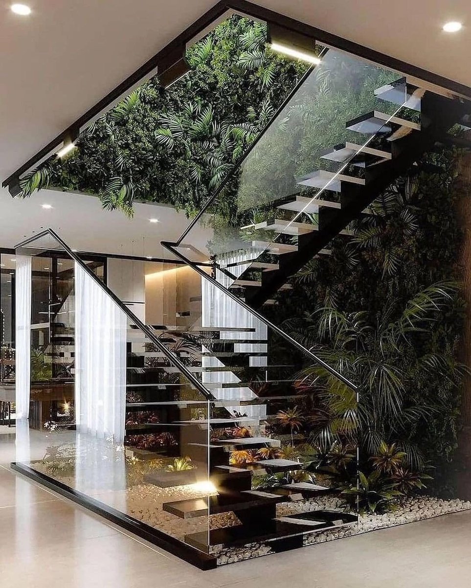 AlbertsonB8469's tweet photo. Perfect staircase! ˜ https://t.co/BjGqsH4dnu