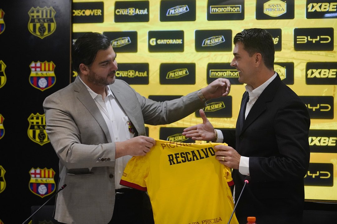 Aquí está el responsable mayor, gracias Antonio, <a href="/BarcelonaSC/">BARCELONA S.C.</a> es el hazme reír, eliminados de la copa libertadores, no se logró llegar a la copa sudamericana y ahora eliminados en copa ecuador por un equipo de segunda categoría, NUEVAMENTE LO REPITO " GRACIAS ANTONIO" 🤬