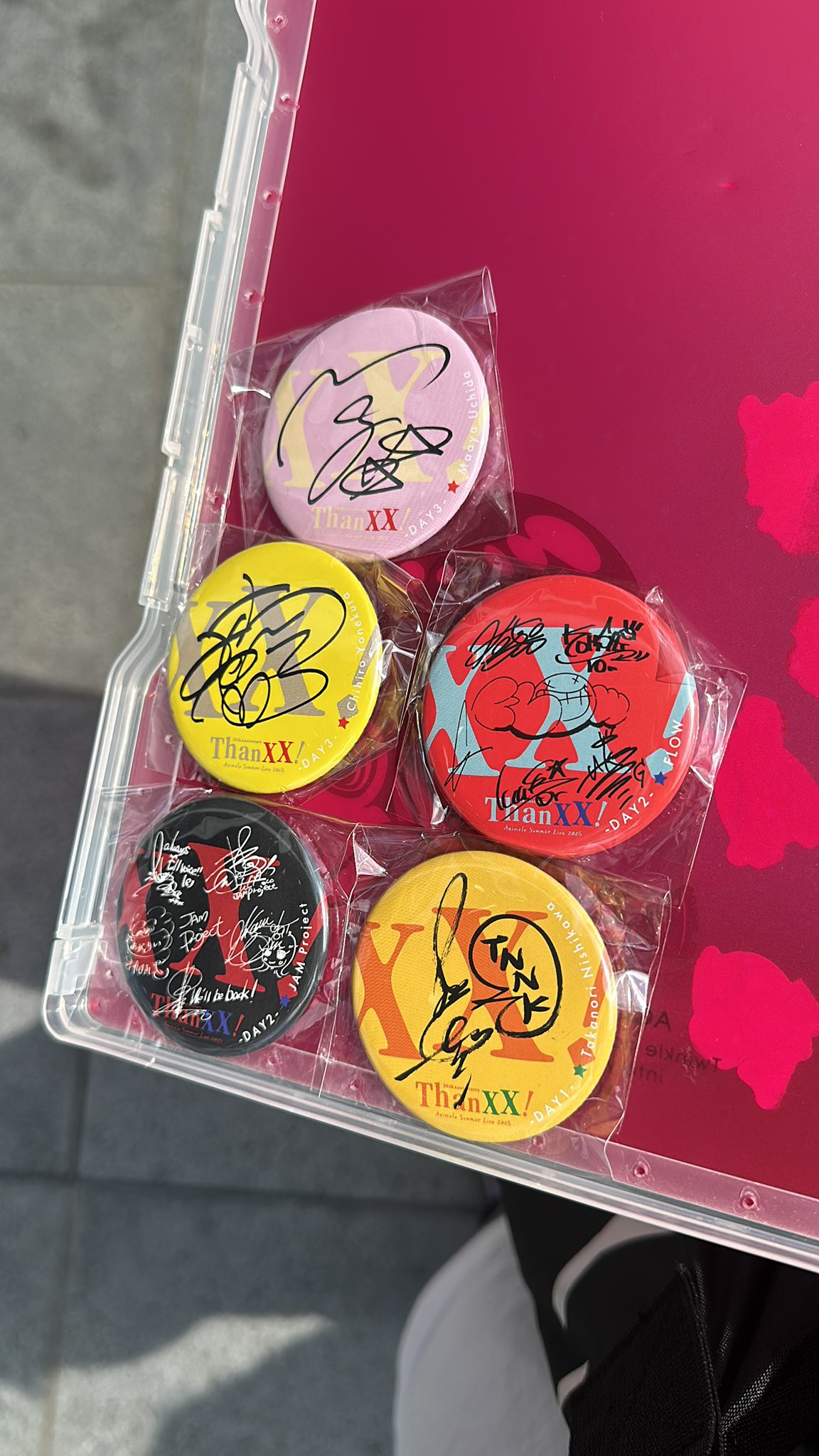 内田真礼 缶バッジ 最終】内田真礼 缶バッジ4個セット - メルカリ