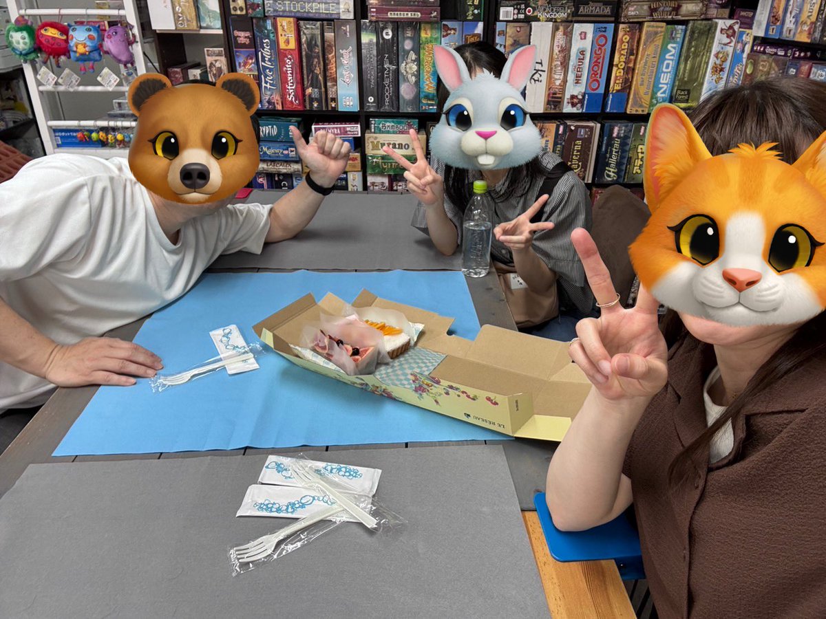 kotaronopapa's tweet photo. #Agricola
#TheGuildOfMerchantExplorers
アグリコラ泥沼拡張はいいかもしれない!
いい感じにゆるくなる!
ひさびさにギルドオブマーチャントエクスプローラーやったけど、めちゃめちゃ下手になってた😭
誕生日のお祝いありがとうございました!!! https://t.co/EhdowTZk2w