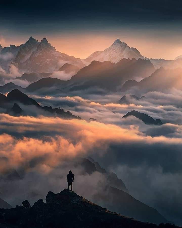 View towards Makalu (8,481m).The Great Himalayas