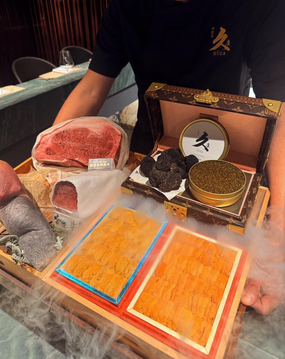 The  flavors  of Juzao ᱸdraw ​from  Singapore’‍s  vibrant  diversity, ‍blending  Eastern  and  Western  influences  with  locally  sourced ingredients  to  create  something both  new  and familiar.