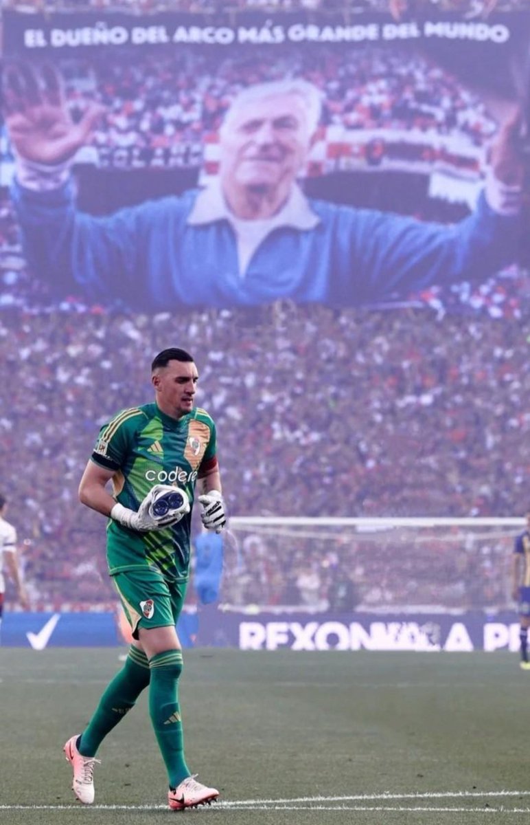 NO TE RETIRES NUNCA ARMANI!