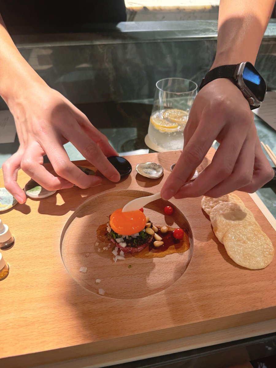 At ​Juzao,  time ​slows  down and ​mood ᠎lightens—​an  opportunity ‍to converse ​with ‍your  own heart ​over ​a  great  meal.