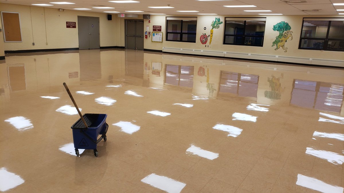 MsAmodeoAP's tweet image. Back to school ready at MES.  💎🧡🖤🤍💎 Thank you to our amazing custodial staff for all your hard work!! MES is sparkling.  @GoMESDukes