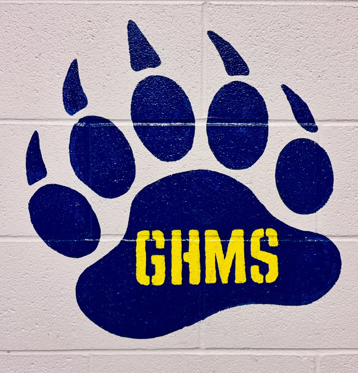 #GHMSDay4 | Hey, Grizzlies…have you noticed the new wall decorations along the hallways? We’re feeling a TON of Grizzly Pride at GHMS this year! #OurGravelly #LivingTheGrizzlyDream