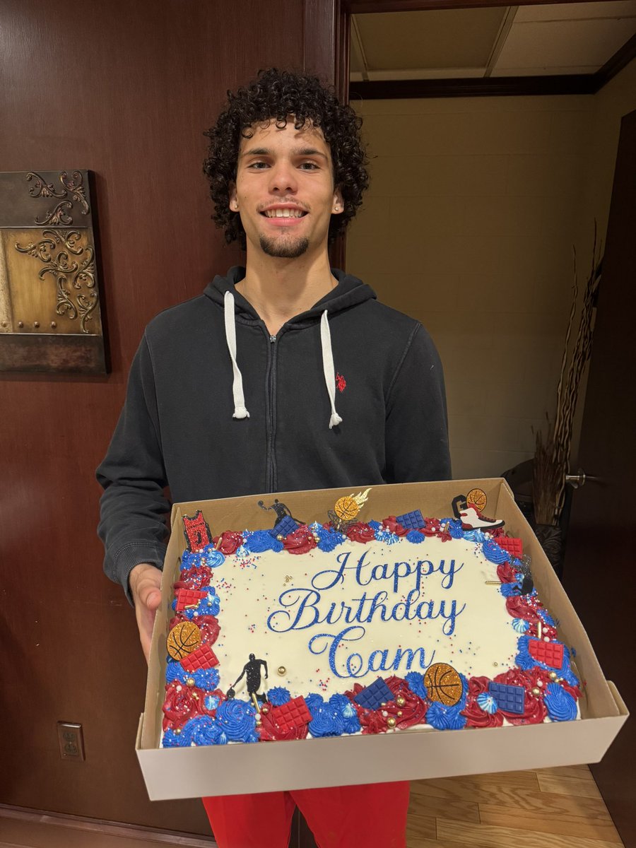🎉 Happy Birthday to Trojan guard <a href="/CamdenBrock_/">Camden</a> !

Tough, team-first, and ready to compete enjoy your day, Cam! 💪

#GoTrojans #TrojanFamily