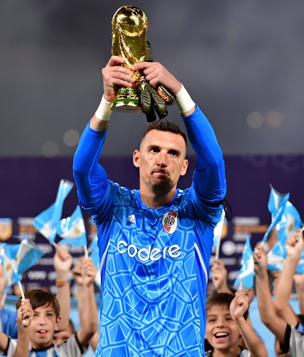 StatsMillo's tweet photo. Se habla del Arquero más determinante de la historia del Futbol Sudamericano.

Franco Daniel Armani, indiscutiblemente ídolo de River. https://t.co/dr6Q4Iug6k