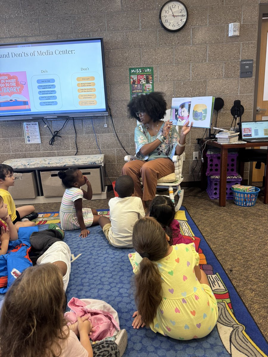 Library time is off to a great start!! So lucky to have Mrs. Watson in the library this year!! #EBELionPRIDE #ElIreadera #cpsbest