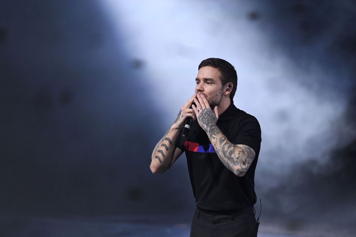 a week ago you said to me,
"do you believe I'll never be too far?"
If you're lost, just look for me,
you'll find me in the region of the summer stars
#HappyBirthdayLiam 
·　　　  ·  ·  　 * 
　 +  ˚ 　. 　　 　　　　　 
 · ˚      . 　  　  　　
  * . 　  ˚  　　 ✺ 　
  ✦  .   *