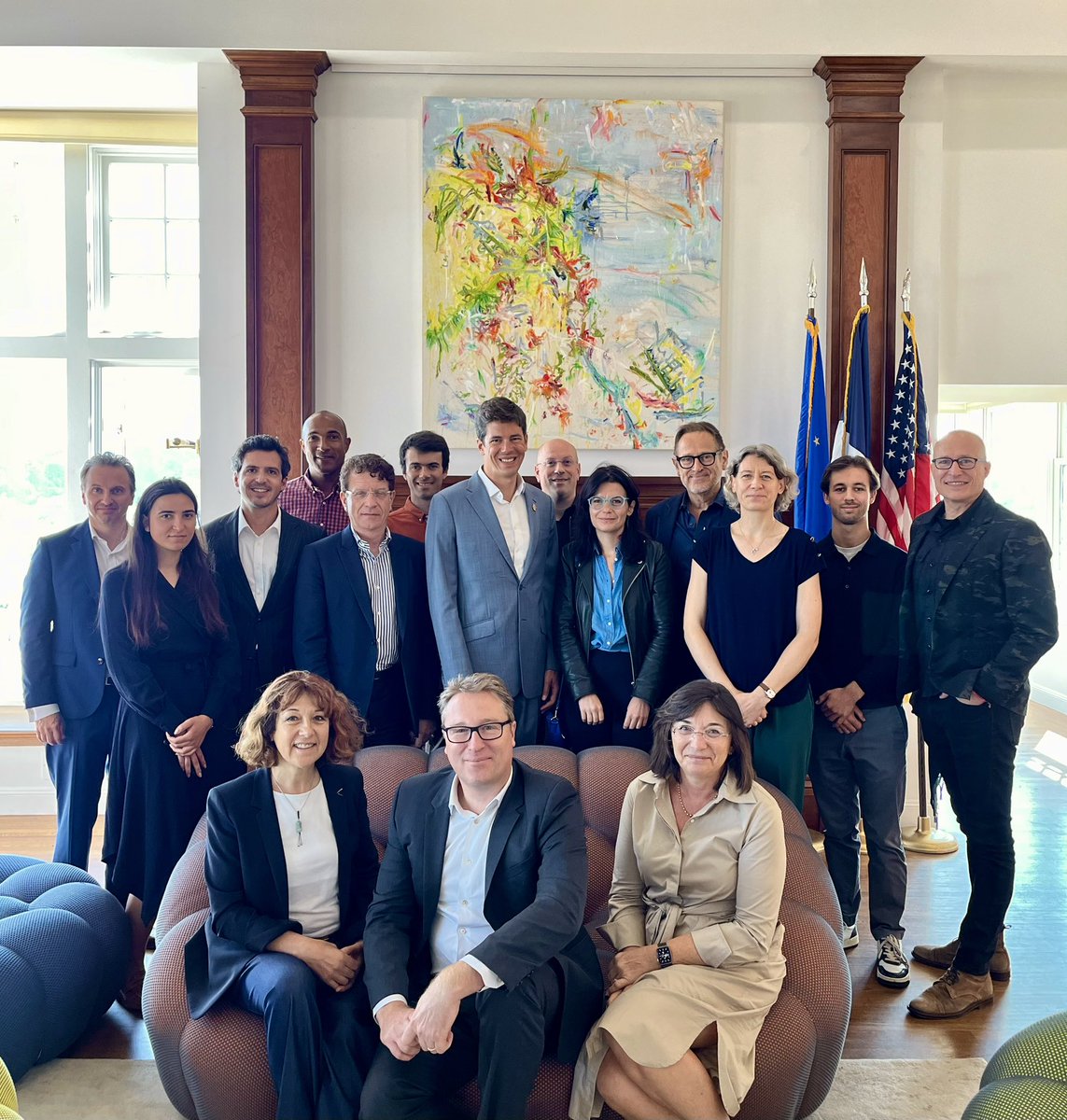 Premier événement de la rentrée 🤝 the Consulate’s Club Santé 💡 bringing together French health leaders to discuss U.S. dynamics &amp; France’s attractiveness.

🔬 #ChooseFranceforScience at the heart of our Science Beyond Borders event on Sept 19 at Fort Mason. Stay tuned! ✨