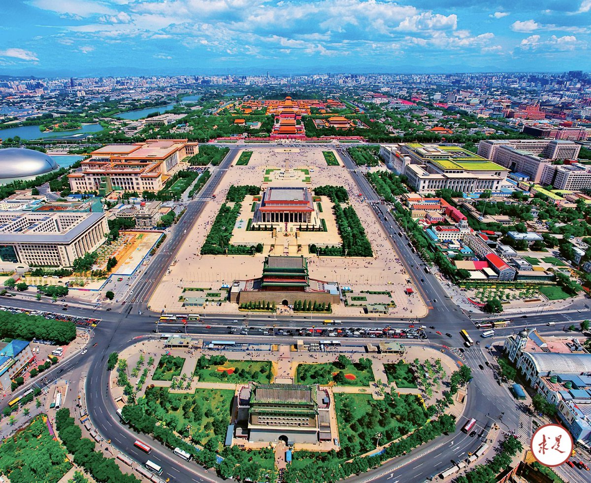 QiushiJournal's tweet image. Meet the Central Axis of Beijing – the ideal order of a Chinese capital city! Running north to south through the heart of historical #Beijing, it is the longest urban axis in the world and an important symbol of Chinese #civilization. #GlamorChina