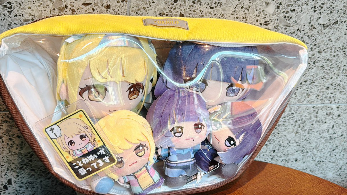 うちがよくぬいぐるみ詰めてる祭壇ボディバッグ、7日のドールショウで出るよー！
イベントにドール1人連れて行くだけならこれだけでいいからすごく楽なのよね