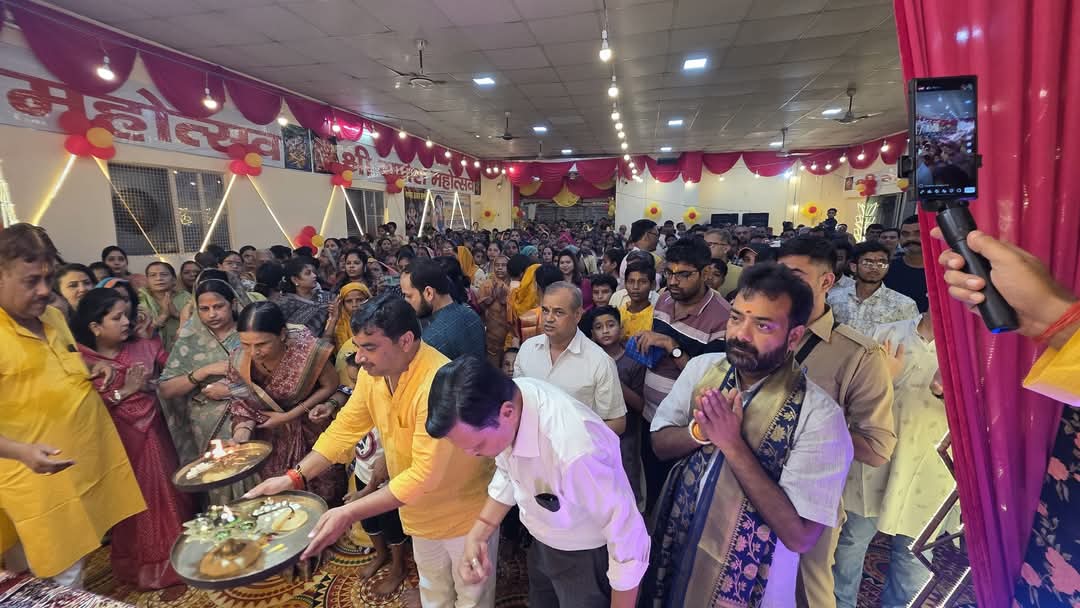 brijbhushanmla's tweet photo. आज कालपी में आयोजित भव्य पाँच दिवसीय गणेश उत्सव में पहुँचकर श्री गणेश जी के दर्शन-पूजन एवं आरती में सहभागी होने का सौभाग्य मिला।

विघ्नहर्ता से समस्त क्षेत्रवासियों के सुख, शांति और समृद्धि की हार्दिक प्रार्थना की।

श्री गणेशाय नमः 🚩 https://t.co/vC5SqqPPDt