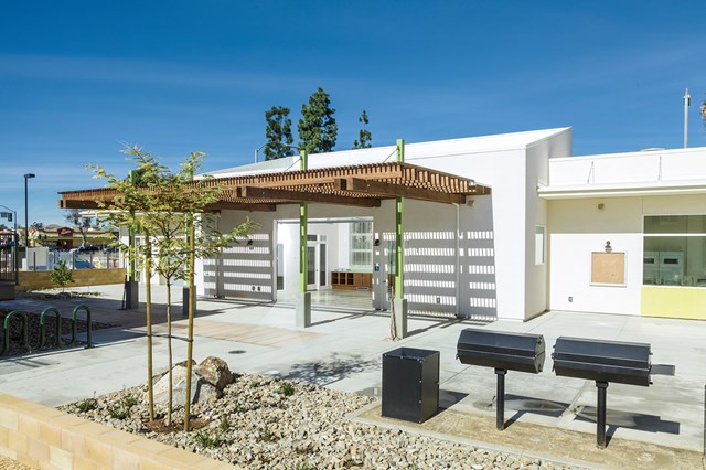 geopowersystem's tweet photo. 弊社WEB「施設導入事例紹介」に「アボカドコート(Avocado Court)様」（米国カリフォルニア州）を掲載しました。一般的な空調換気システムを採用した場合と比較し、夏場の消費電力の約60％削減につながったそうで、施設の環境、省エネ、健康対策に貢献しています。※詳細はプロフィールのリンク先ＵＲＬ https://t.co/nYPcPUcz4X