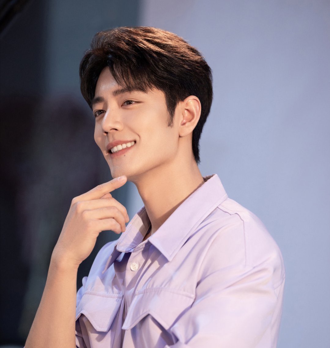 the Xiao zhan "for business purposes only" smile 😅🫳