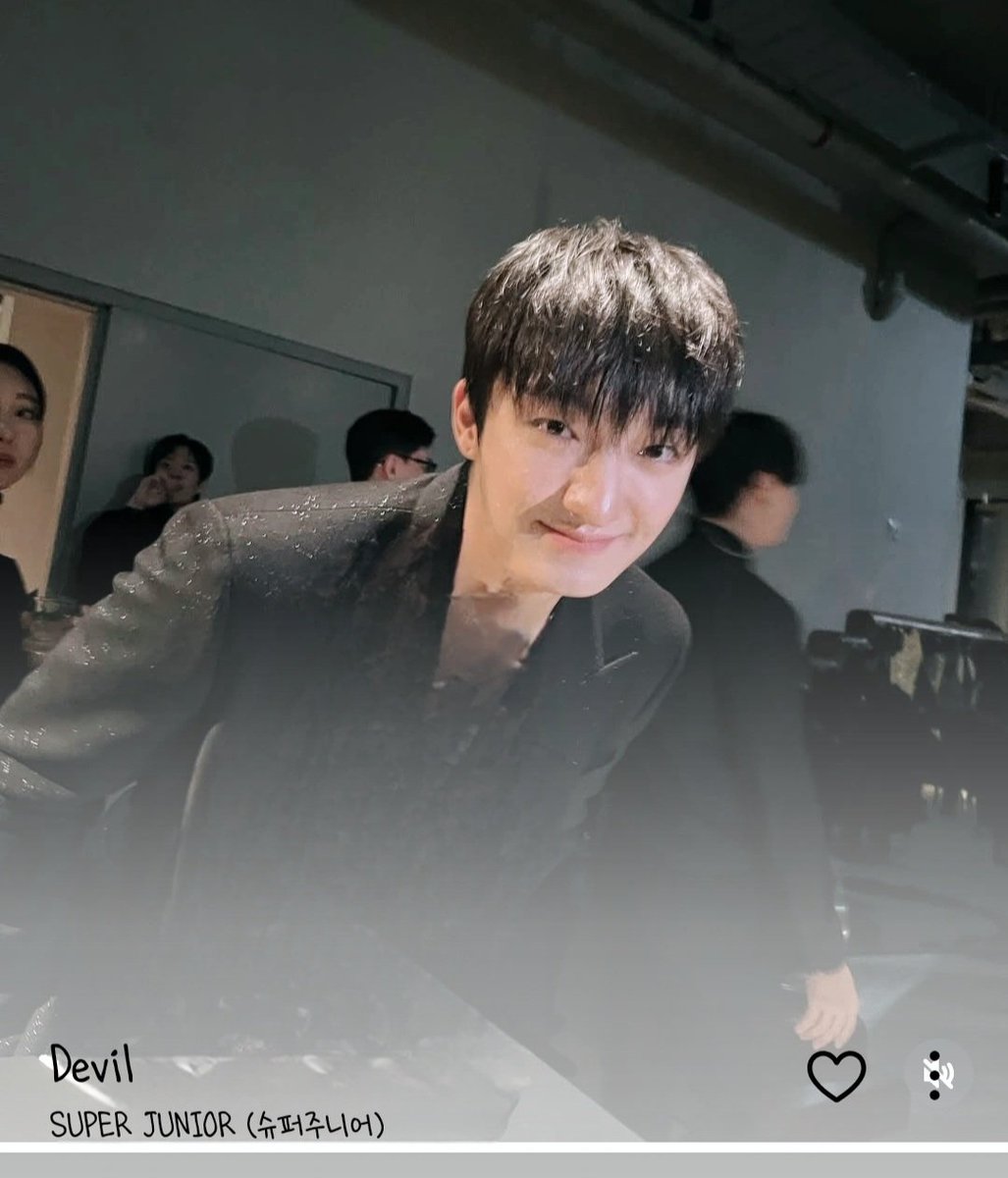 지니 앨범커버 커스텀으로 바뀐거 개 좋네
김바타 새삼 잘생겼다 진짜
한 여름 소나기 샤워 같은 내 악마