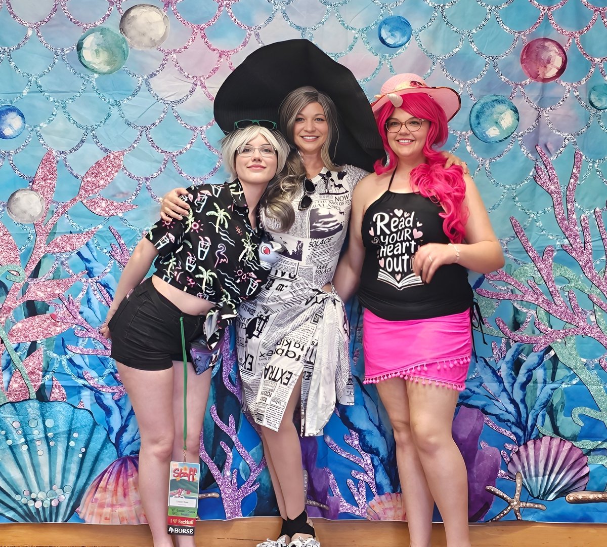 Show us your favorite <a href="/EverfreeNW/">Everfree Northwest</a> beach vacation pic! ⛱️