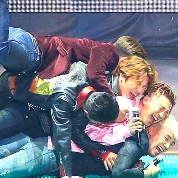 Happy Friday❤️ Happy Bang😊