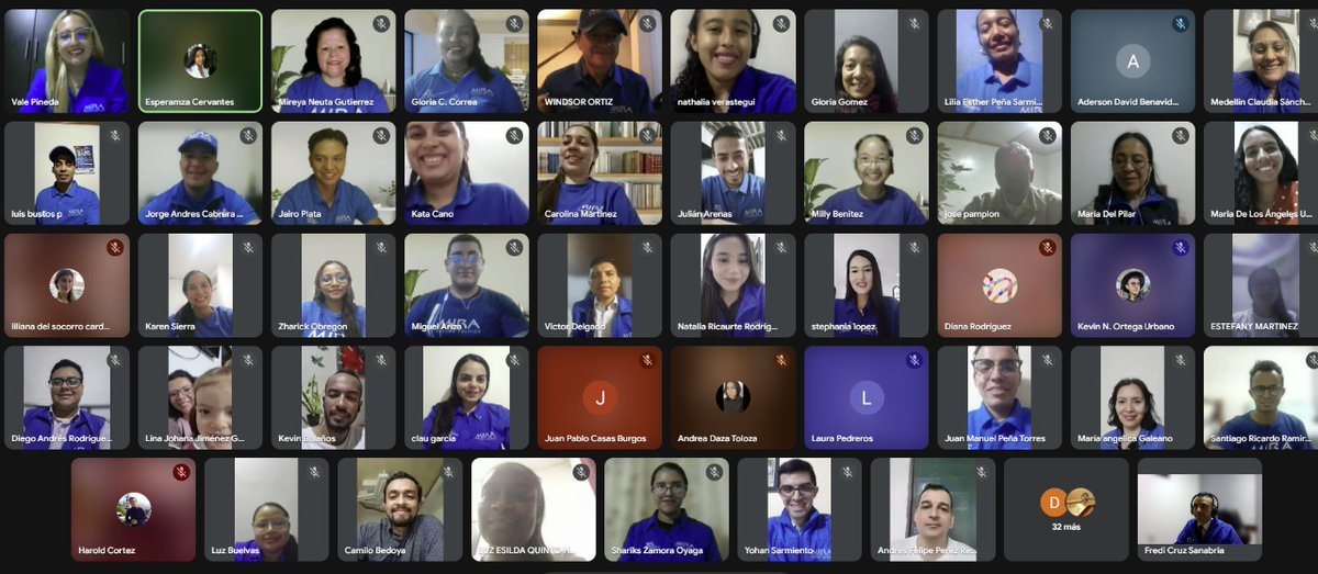 📸 Hoy celebramos juntos la constancia y el compromiso en la #GalaDeAgradecimientoX 🌐
Gracias a este proceso aprendimos que cuando se trabaja con valores y en equipo, los sueños se hacen realidad 🚀.

<a href="/Valepb15/">🦝 Vale Pineda 🦝</a> <a href="/csfredi/">Fredi Cruz</a>