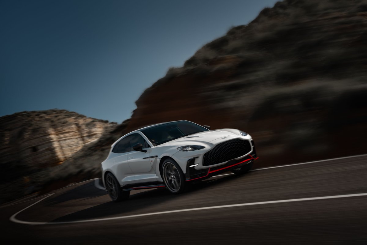 luxurylifestyle's tweet image. Aston Martin DBX S: a new flagship for the supercar of SUVs luxurylifestyle.com/headlines/asto… #suv #midsizesuv #crossoversuv #automotive