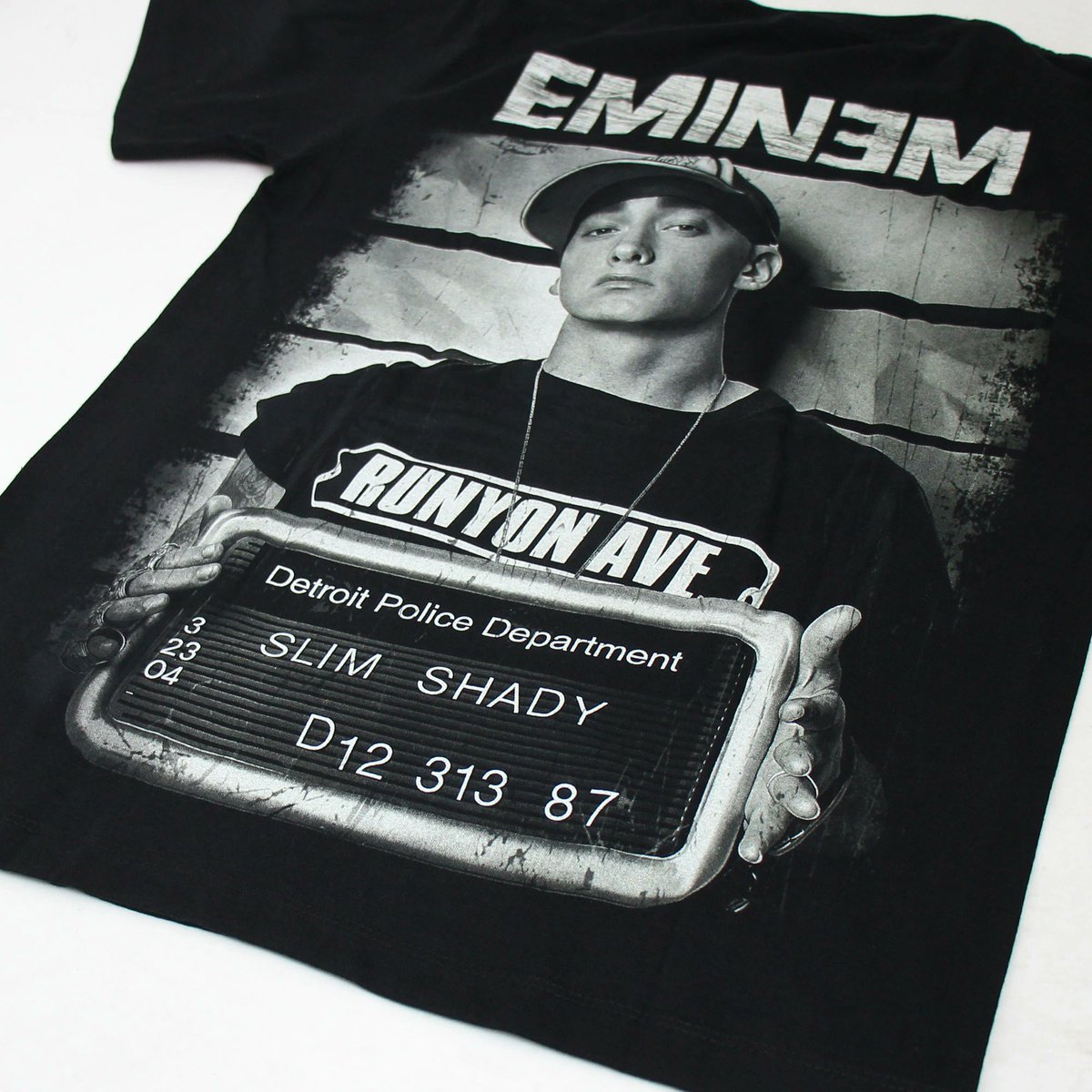 EMINEM のアーティストTシャツが発売
yakkun-fashion.jp/eminem-artist-…