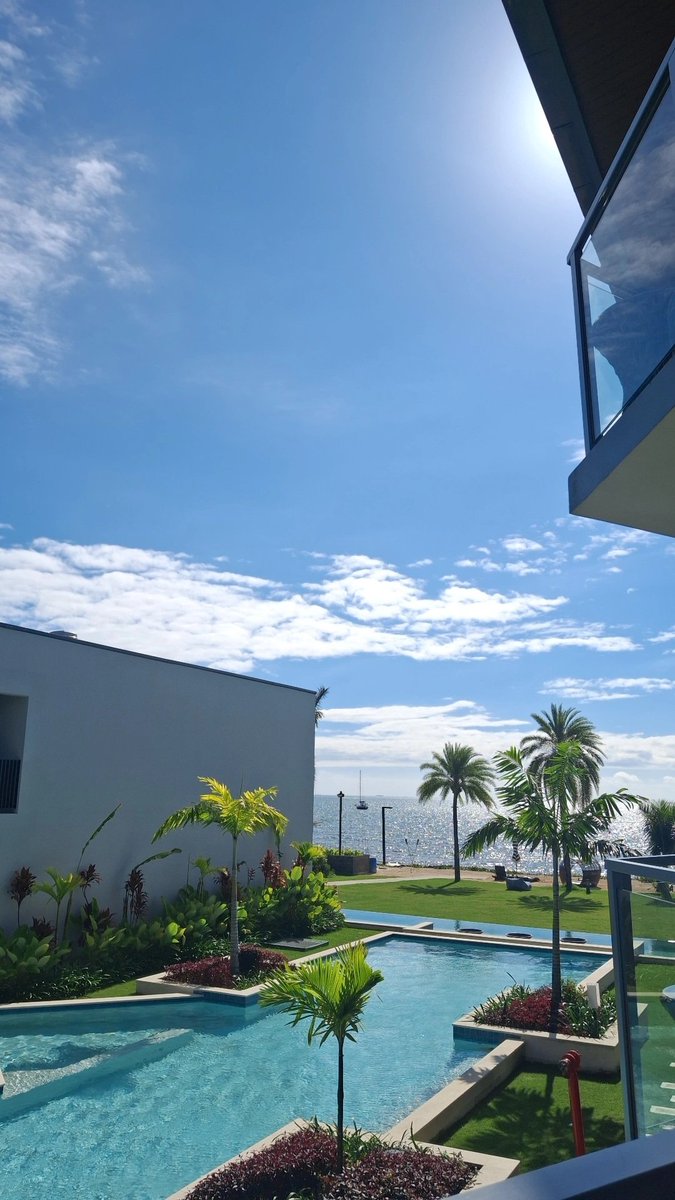 lequwaqetavu's tweet image. Crowne Plaza Hotel, unmatched views. #unwind