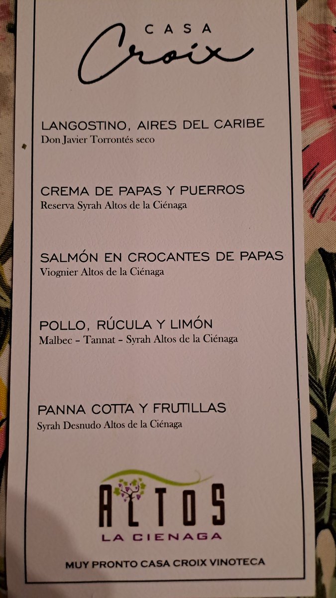 BotelloVinos's tweet image. Gran noche con Rolo y Cris en la mesa. Disfrutando la buena compañía, los ricos platos y los tremendos vinos de #Tucumán @AltoslaC