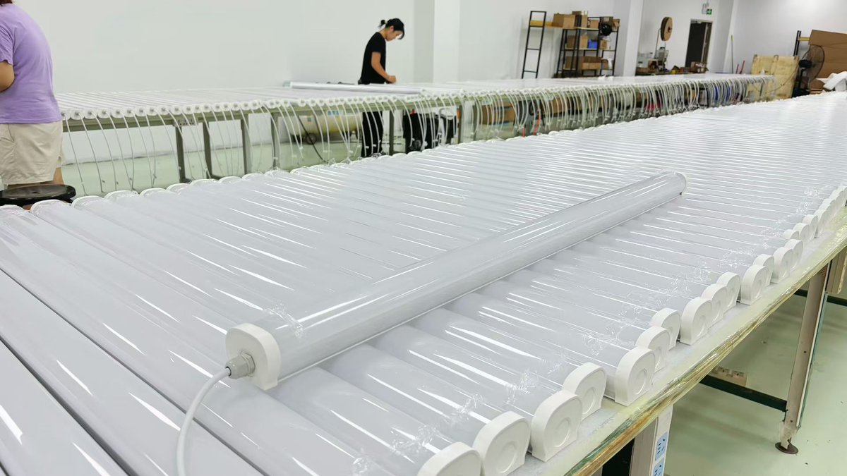 Fenixledlight's tweet image. 1.2M 40W 4800lm IP65 tri-proof led light

fenix@litestarled.com

#triproofledlight
#IP65triproofledlight
#litestarled.com