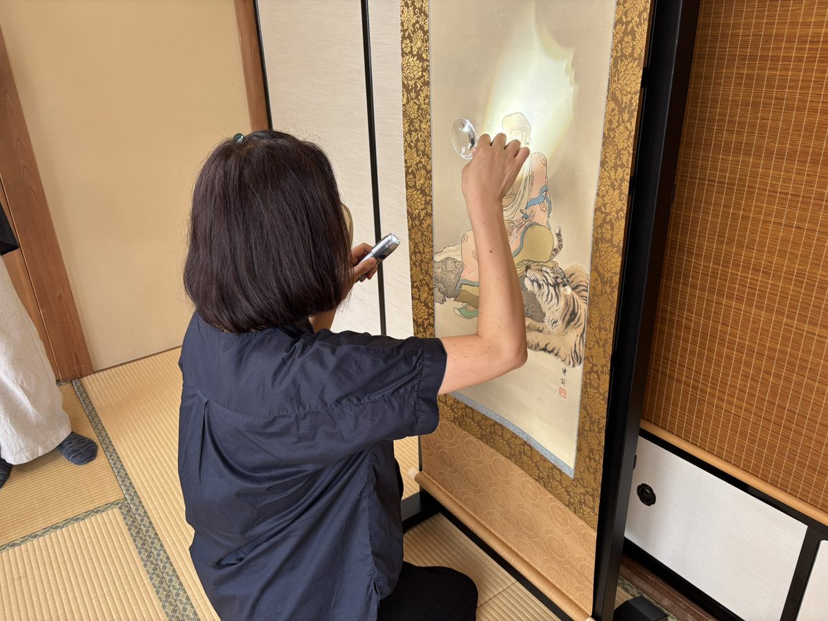 本日は今里地区のお寺で文化財調査を行っています。