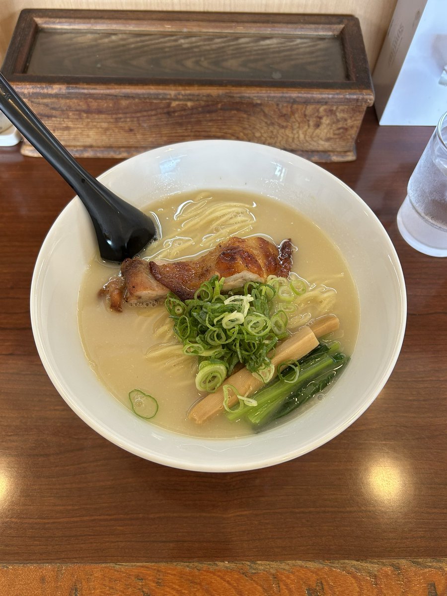 作業場に近かったので、久々に【そうげんラーメン】さん行けました😊
鶏白湯。美味しかったですねぇ😆
また行こ🤭