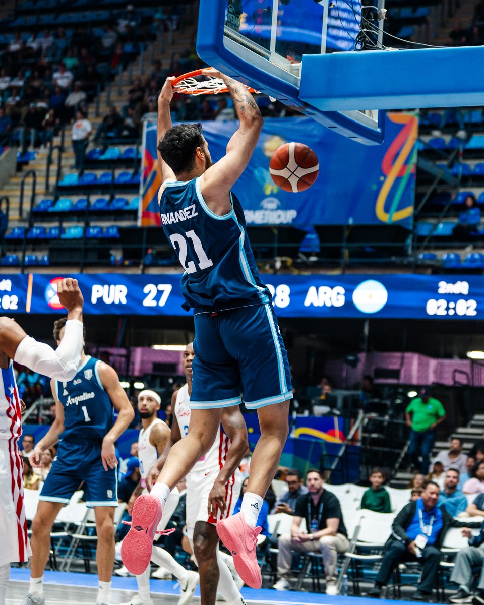 El partido de este pibe con 22 añitos para pasar a semis

🏀 18 puntos
💪🏻 5 rebotes
🤝🏻 3 asistencias
👋🏻 3 robos

Y atención: 8 TAPAS 🚫

𝑱𝒖𝒂𝒏 𝑭𝒆𝒓𝒏𝒂́𝒏𝒅𝒆𝒛 ✍️🏻