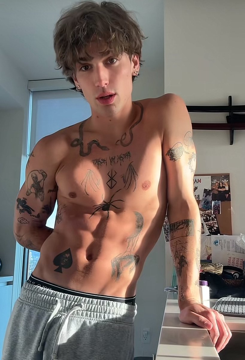 hackerxwright_'s tweet image. PERO NO ME VEAS ASÍ🫦