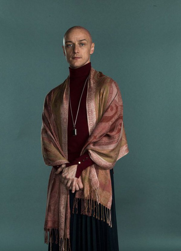 KHAENOTBAE's tweet image. Everybody synced to my period at work