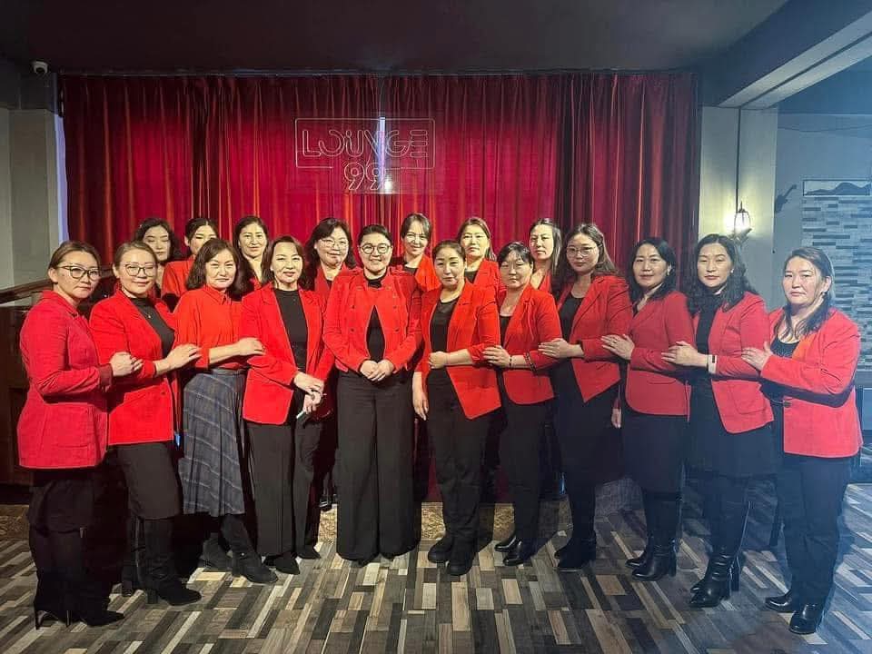 Харвардын алдаа...
Улаан Ардын коммунист.